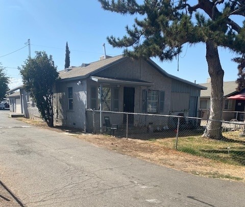 123 W McCord Ave, Bakersfield, CA for sale - Building Photo - Image 2 of 19