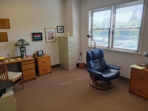 320 Raritan Ave, Highland Park, NJ for lease Interior Photo- Image 1 of 3