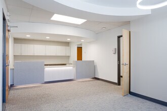 1250 E 3900 S, Salt Lake City, UT for lease Interior Photo- Image 1 of 8