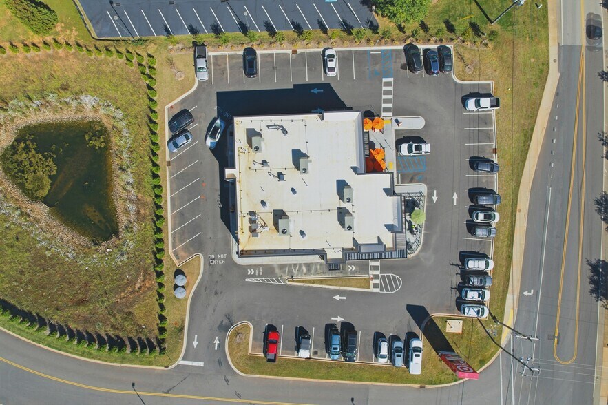 861 Double Bridge Road, Boiling Springs, SC for sale - Building Photo - Image 2 of 17