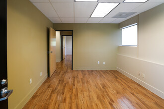 9221 SW Barbur Blvd, Portland, OR for lease Interior Photo- Image 1 of 3