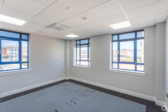 72 Paris St, Exeter for lease Interior Photo- Image 2 of 2