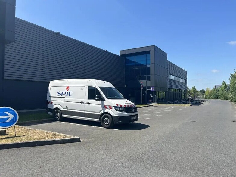 Office in Sainghin-en-Mélantois for lease - Building Photo - Image 3 of 7