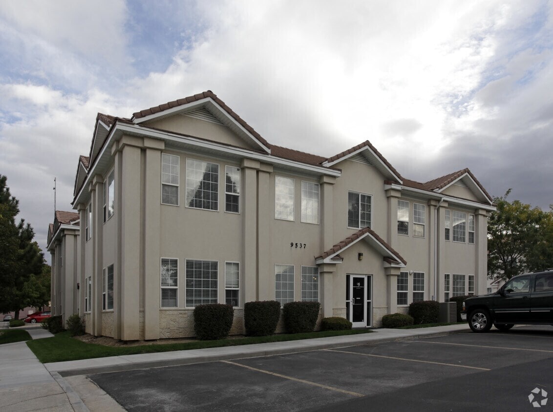 9537 S 700 E, Sandy, UT 84070 - Unit 9537-9540 -  - Interior Photo - Image 1 of 31