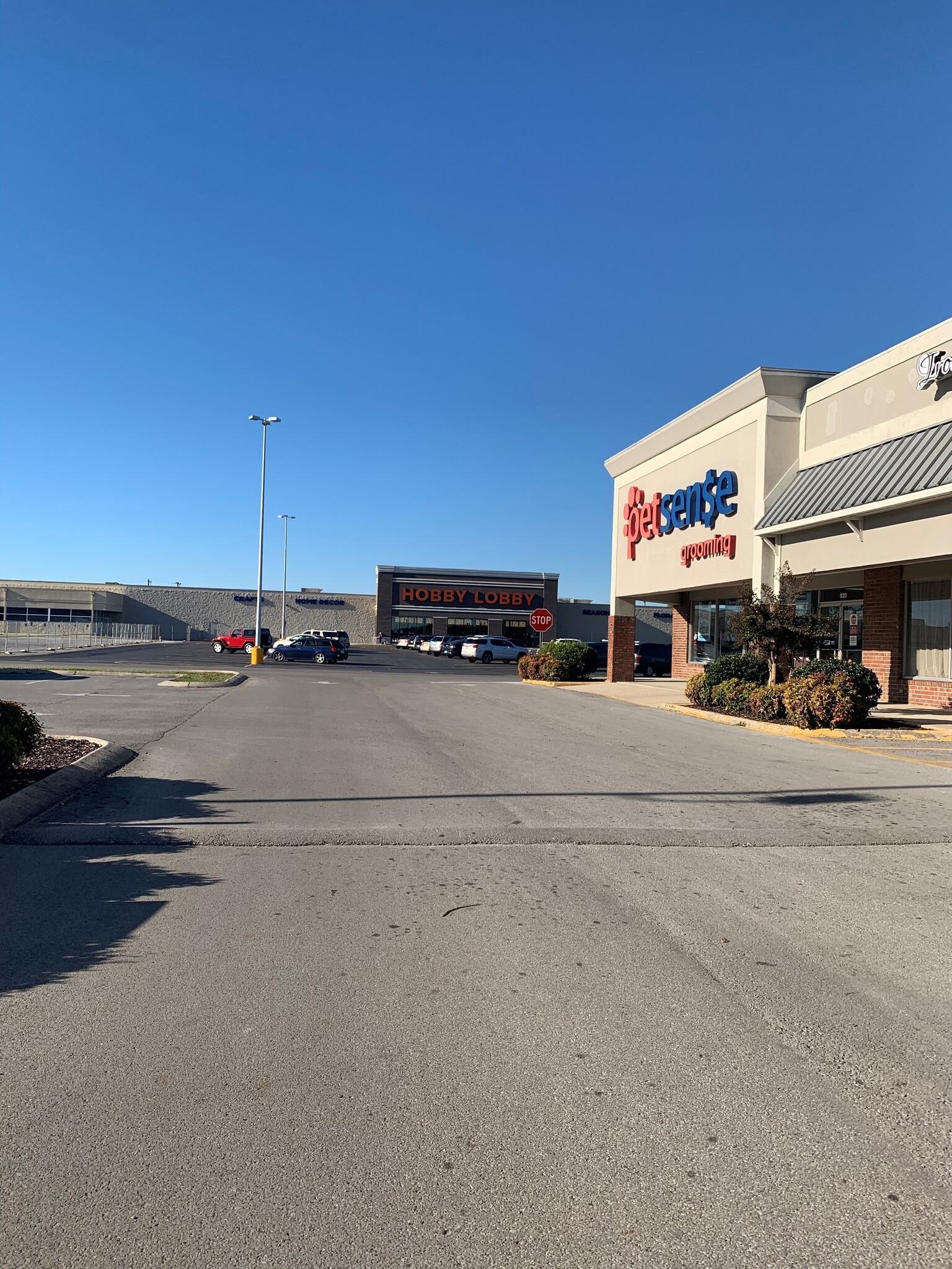 1802 N Jackson St, Tullahoma, TN for lease Building Photo- Image 1 of 4