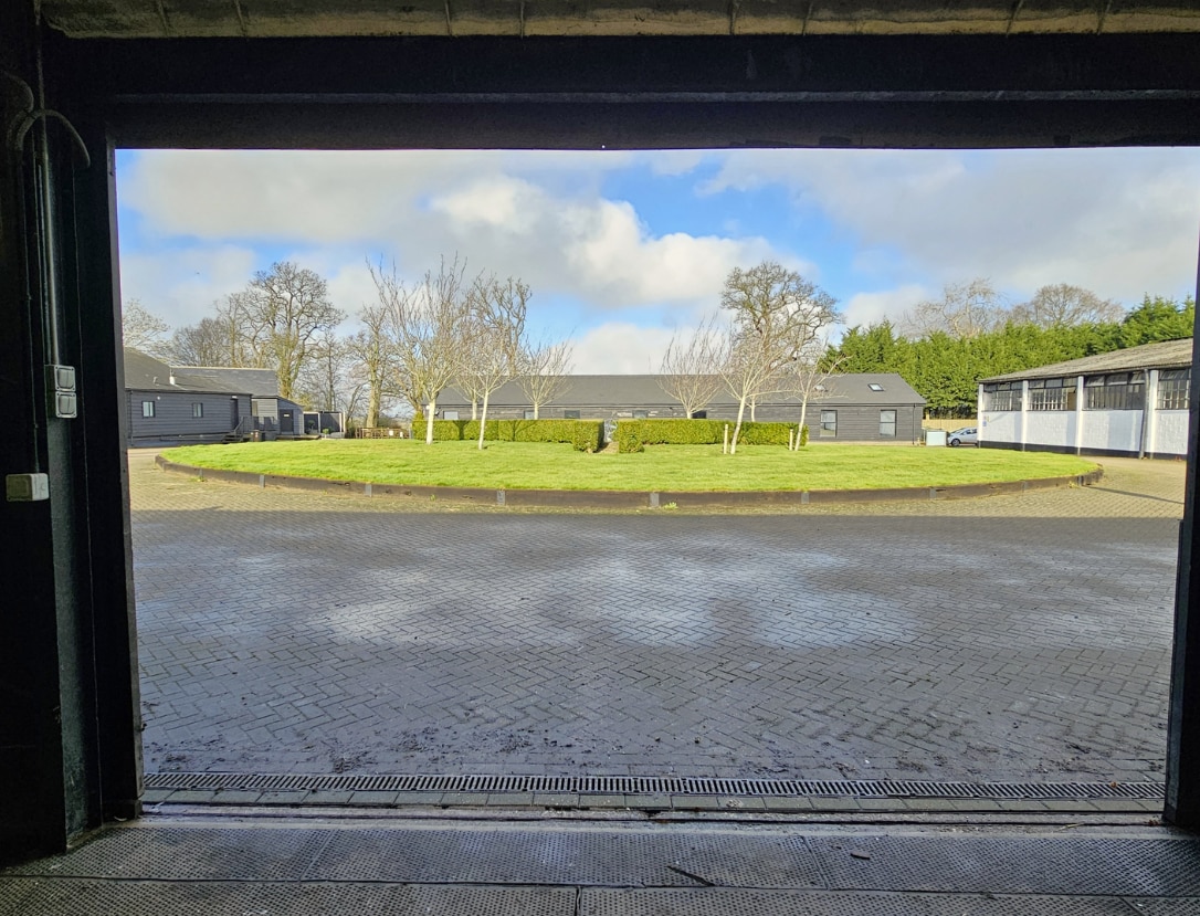 Woodhall Ln, Shenley for lease Interior Photo- Image 1 of 3