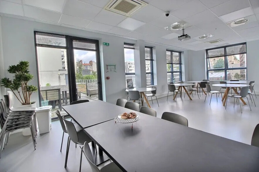 44-46 Rue Alphonse Penaud, Paris for lease - Building Photo - Image 2 of 11