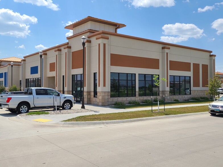 3955 56th St S, Fargo, ND for lease - Building Photo - Image 1 of 8