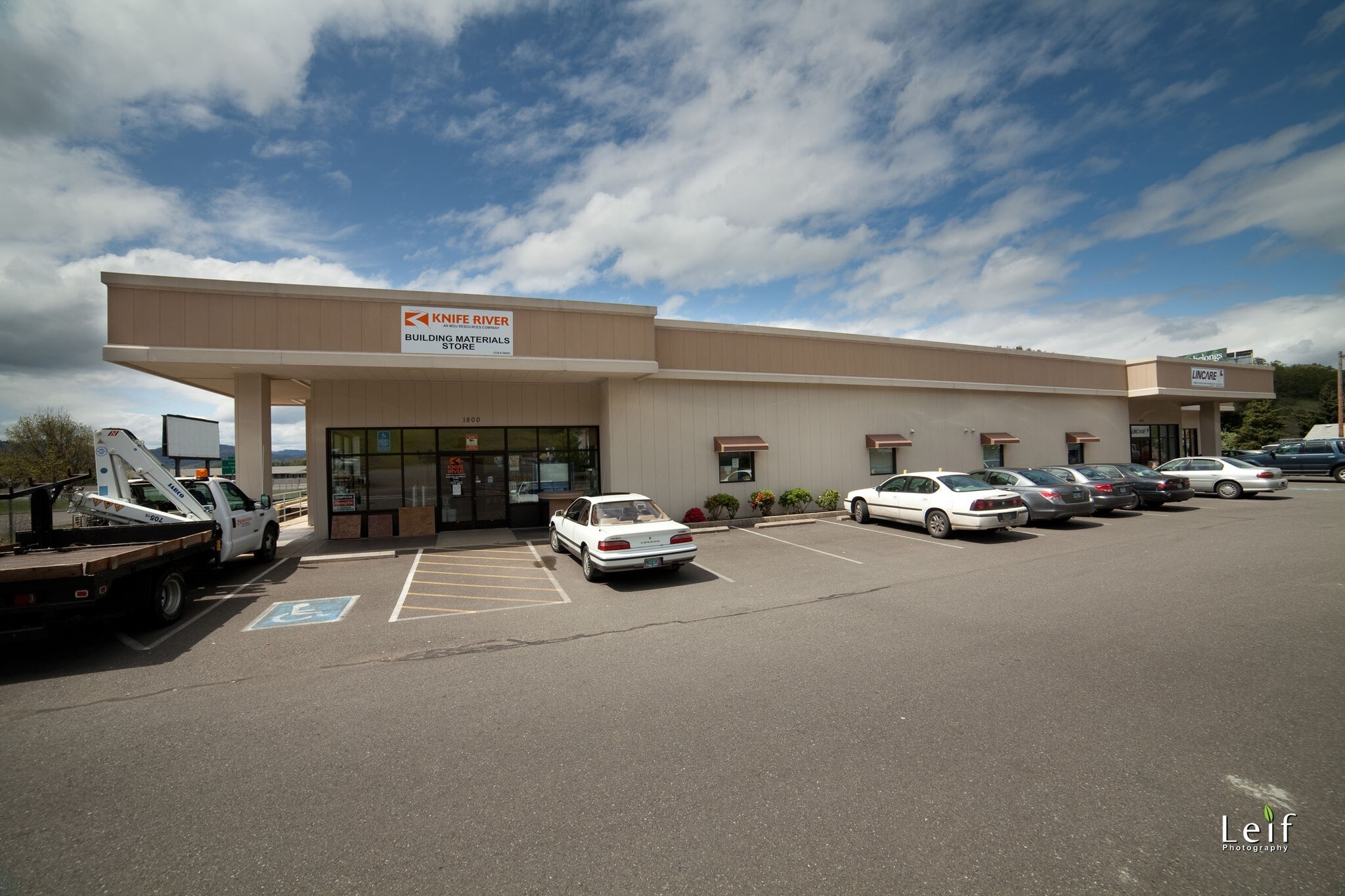 1800-1820 NW Mulholland Dr, Roseburg, OR for sale Building Photo- Image 1 of 1