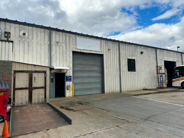 35-37 Commerce Dr, Carmel, NY for lease - Building Photo - Image 1 of 3