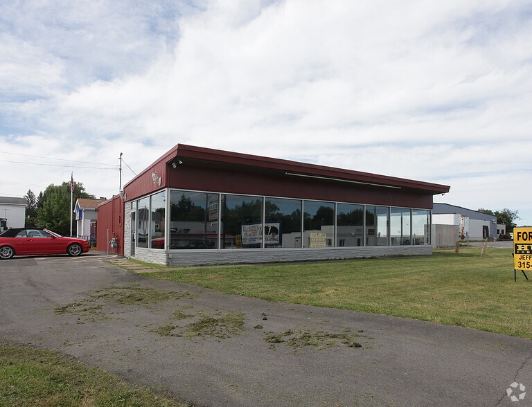 75 Oriskany Blvd, Yorkville, NY 13495