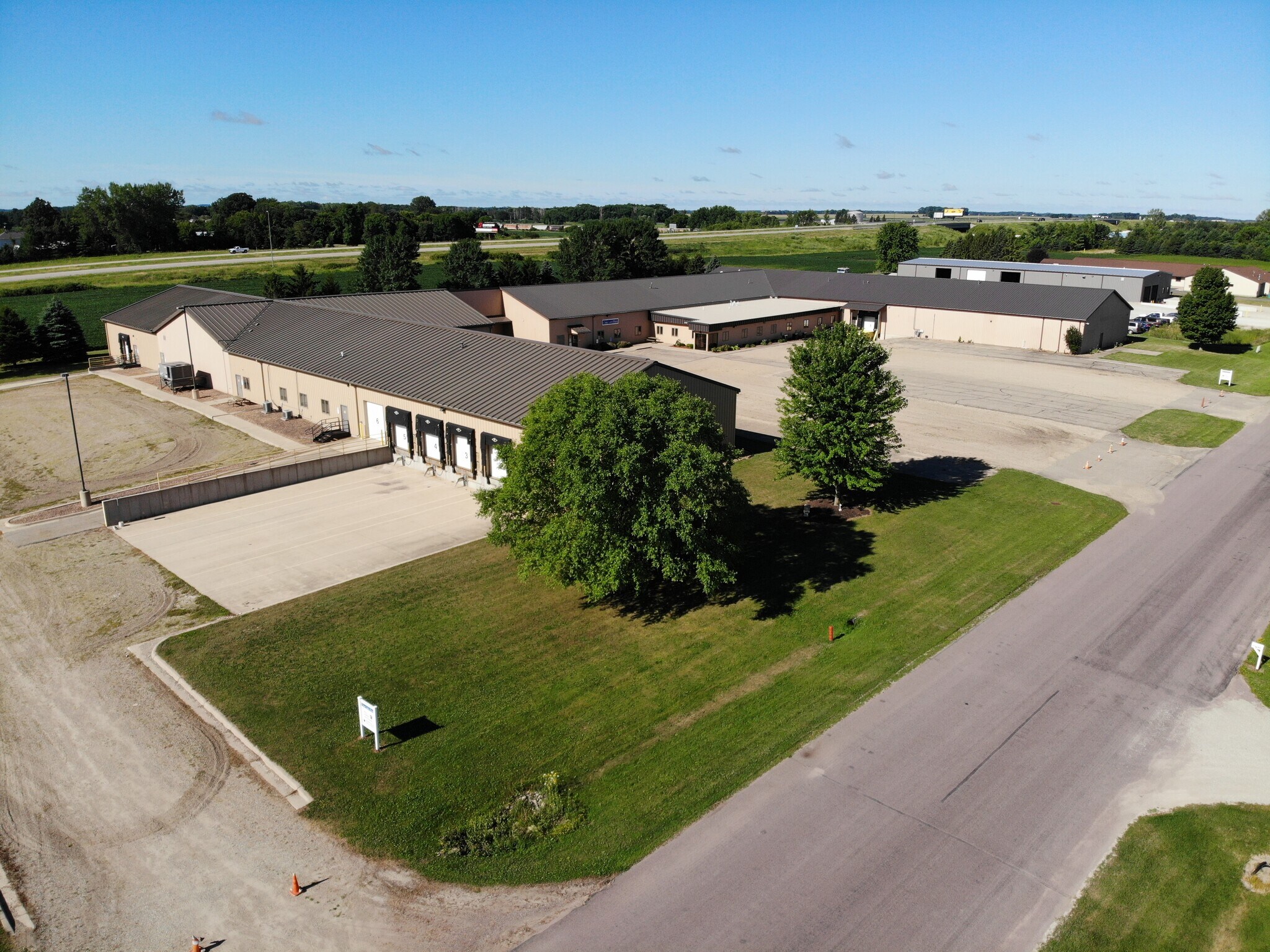 300 16th Ave SE, Waseca, MN for sale Building Photo- Image 1 of 1