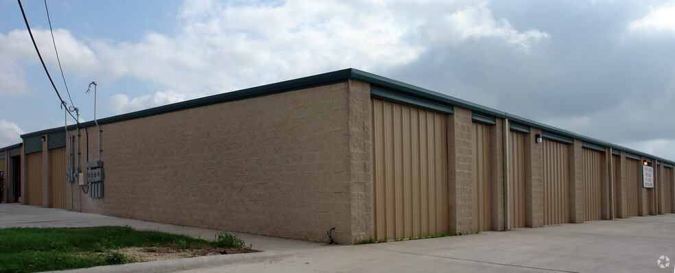 150 E Expressway 83, Alamo, TX for lease - Building Photo - Image 2 of 5