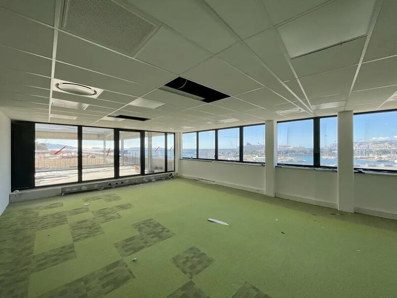 Office in Marseille for lease - Interior Photo - Image 3 of 5