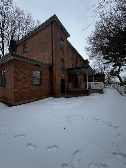 11 Charter Oak Pl, Hartford, CT for sale - Building Photo - Image 2 of 26