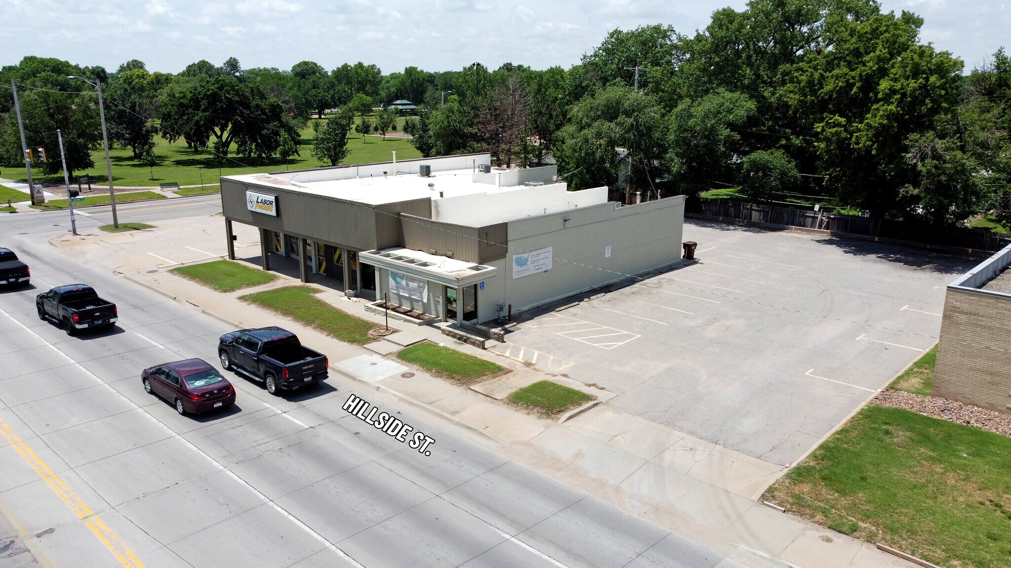 841-849 S Hillside St, Wichita, KS for lease Building Photo- Image 1 of 5