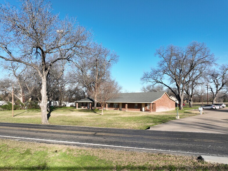 3311 W FM 813, Palmer, TX 75152