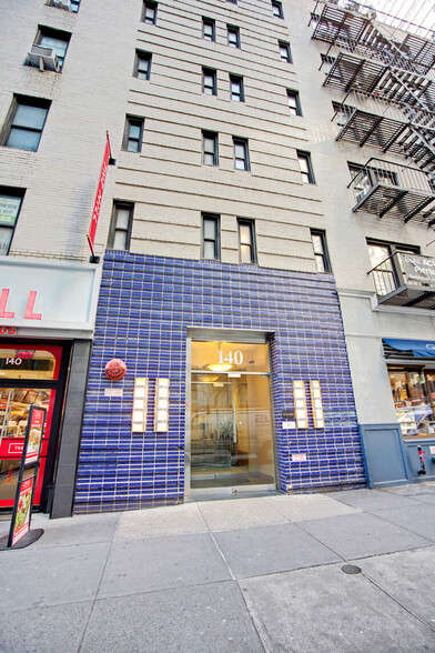 140 E 52nd St, New York, NY for lease - Building Photo - Image 3 of 5