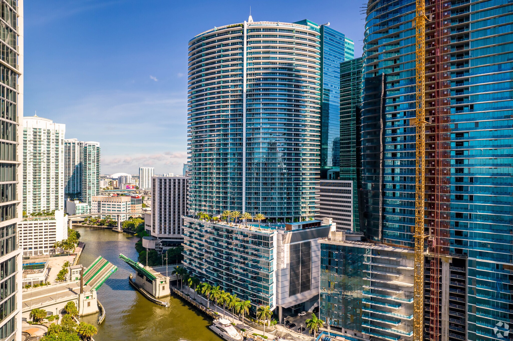 270 Biscayne Boulevard Way, Miami, FL for lease Primary Photo- Image 1 of 25