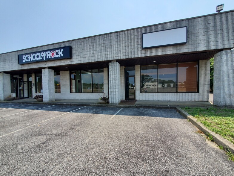 4830-4848 Sunrise Hwy, Sayville, NY for lease - Building Photo - Image 3 of 16