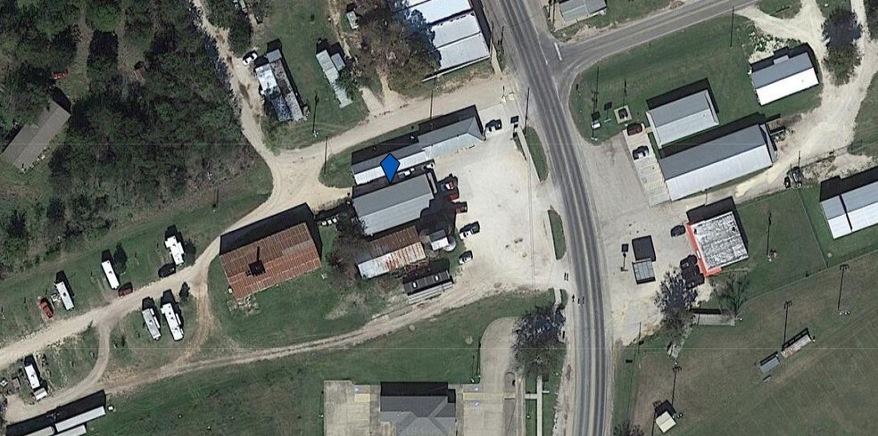 4131 3rd St, Walnut Springs, TX for sale - Primary Photo - Image 1 of 1