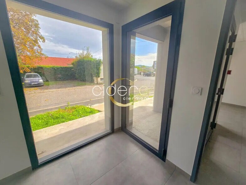 Office in COURNON-D'AUVERGNE for lease - Interior Photo - Image 2 of 6