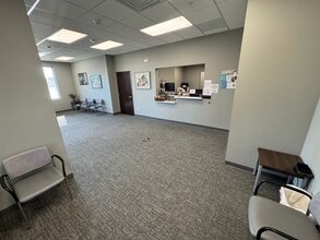 2501 Westown Pky, West Des Moines, IA for lease Building Photo- Image 2 of 9