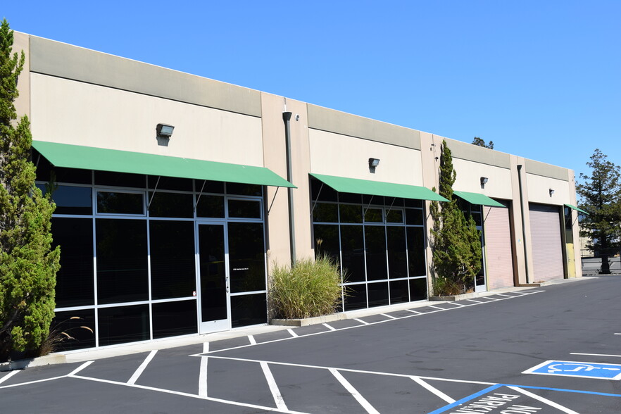 572 Martin Ave, Rohnert Park, CA for lease - Building Photo - Image 3 of 14