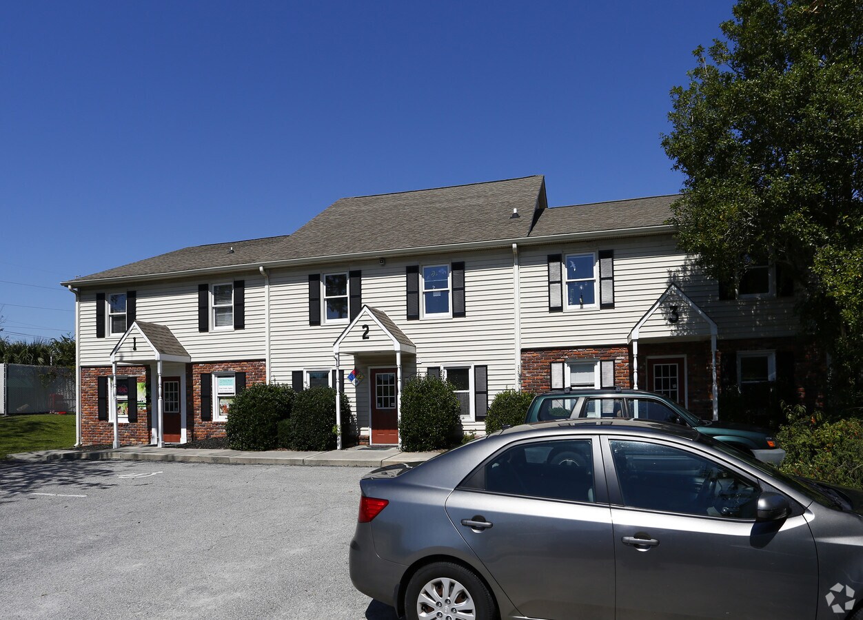 4709 College Acres Dr, Wilmington, NC 28403