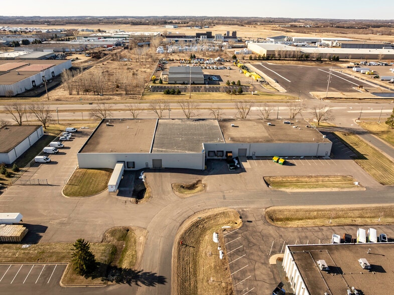 21480 Heath Ave, Lakeville, MN for lease - Building Photo - Image 1 of 38