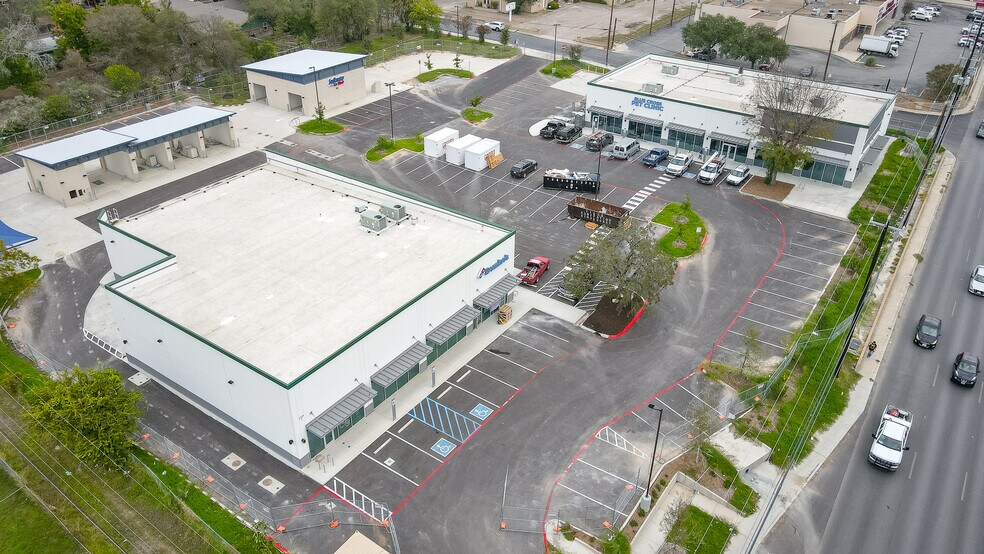 1704 Bandera Rd, San Antonio, TX for sale - Primary Photo - Image 1 of 1