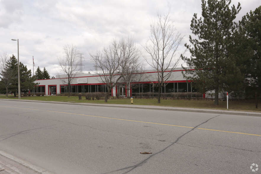 2355 St Laurent Blvd, Ottawa, ON for lease - Building Photo - Image 3 of 4