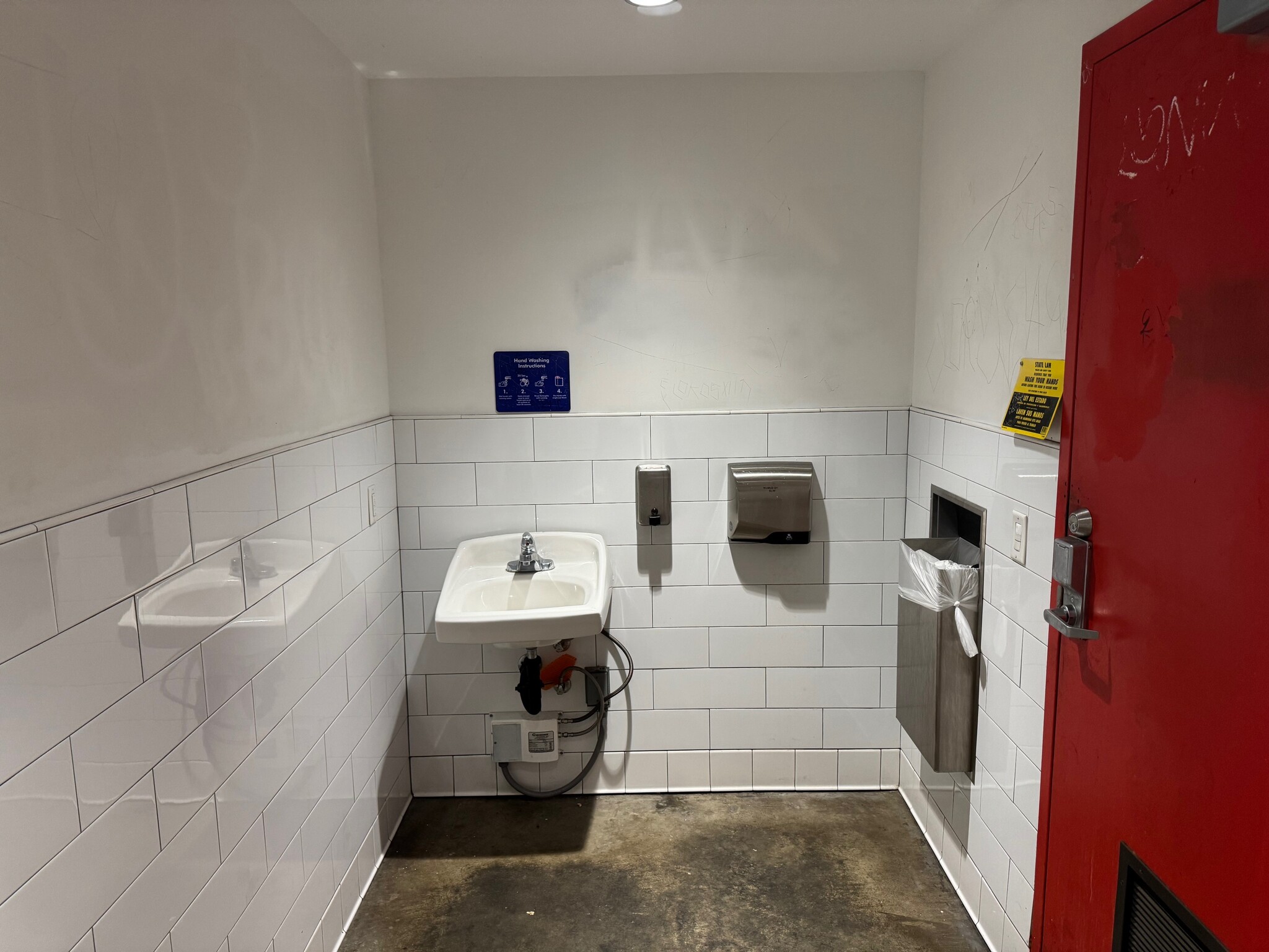 625 E Artesia Blvd, Long Beach, CA for lease Interior Photo- Image 1 of 14