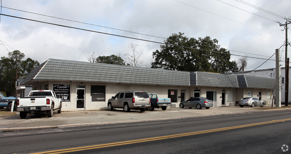 203-213 Macclenny Ave, Macclenny, FL for sale - Primary Photo - Image 1 of 1