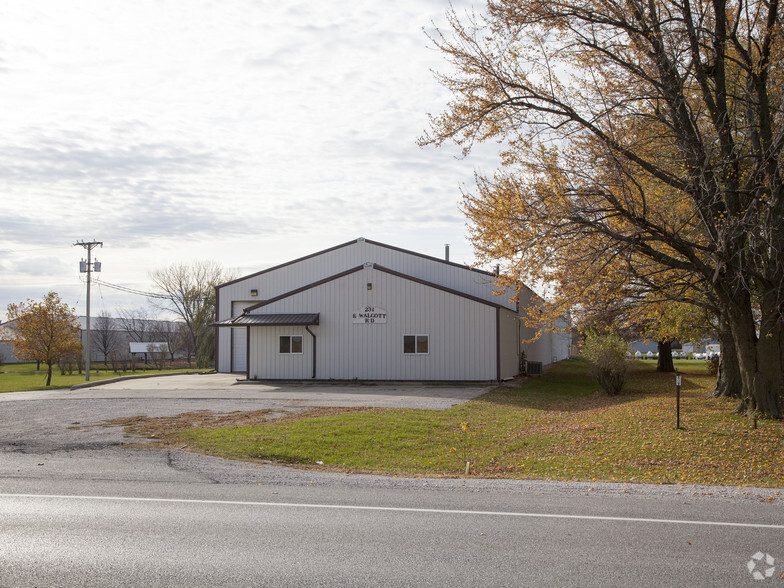 231 E Walcott Rd, Walcott, IA for sale - Primary Photo - Image 1 of 1