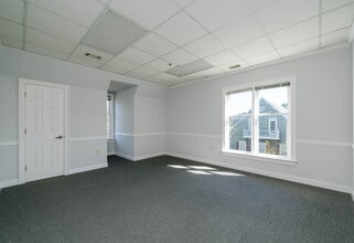 3937-3965 Holcomb Bridge Rd, Peachtree Corners, GA for lease Interior Photo- Image 2 of 4