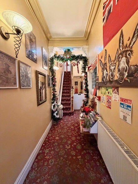 106 Albert Rd, Blackpool for sale - Interior Photo - Image 3 of 27