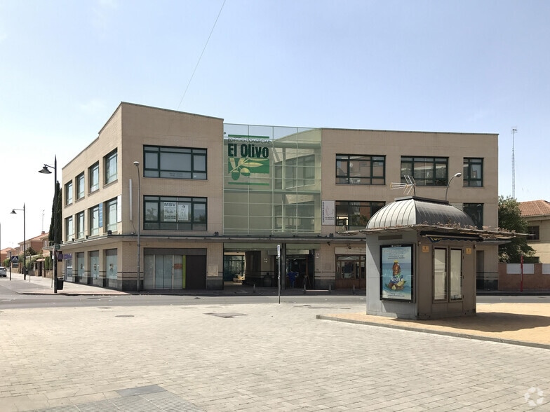 Coworking Space in Parla, Madrid for lease - Primary Photo - Image 1 of 2