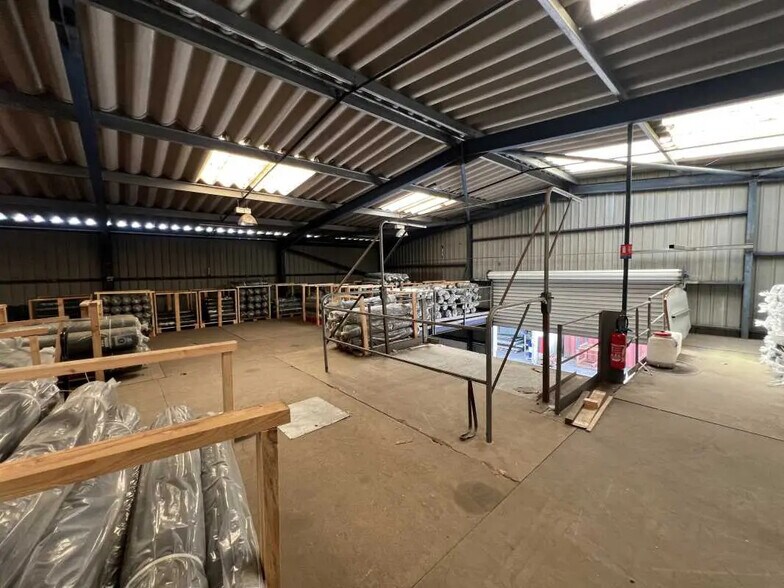 Industrial in Mérignac for sale - Interior Photo - Image 3 of 9