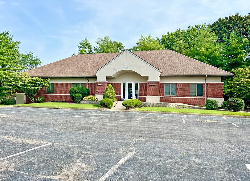 28 Bronze Pointe Blvd, Swansea, IL for lease - Building Photo - Image 1 of 3