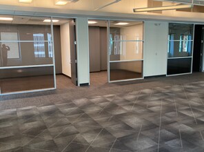 150 W Jefferson Ave, Detroit, MI for lease Interior Photo- Image 1 of 9