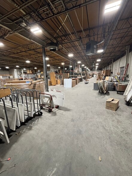 200 Engineers Rd, Hauppauge, NY for sale - Building Photo - Image 2 of 9