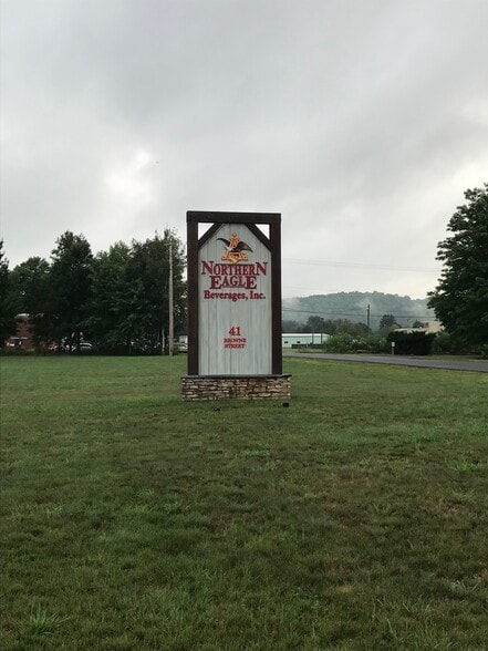 41 Browne St, Oneonta, NY for lease - Building Photo - Image 2 of 9