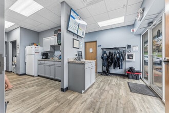 742 Fairmont Rd, Morgantown, WV for lease Interior Photo- Image 1 of 5