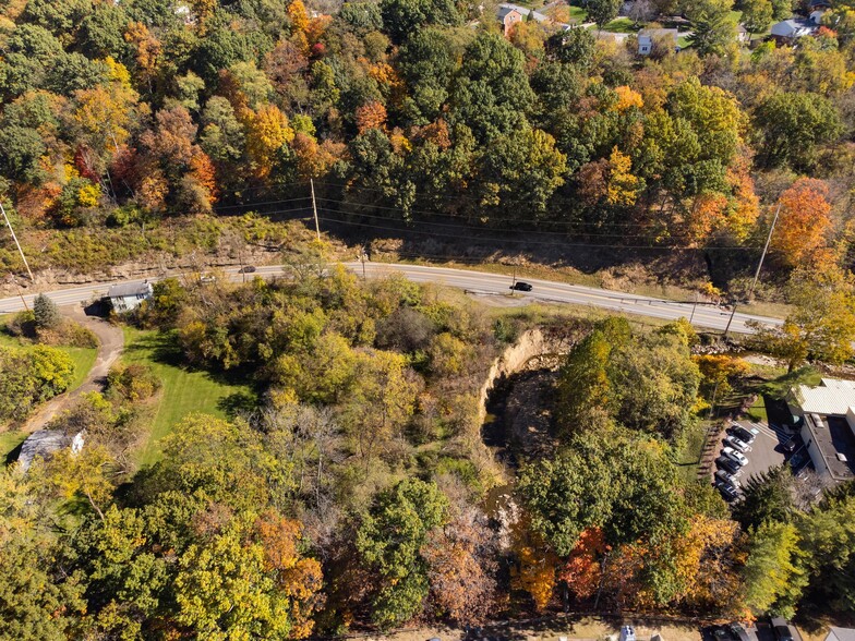 1560 McLaughlin Road run, Pittsburgh, PA for sale - Building Photo - Image 3 of 14