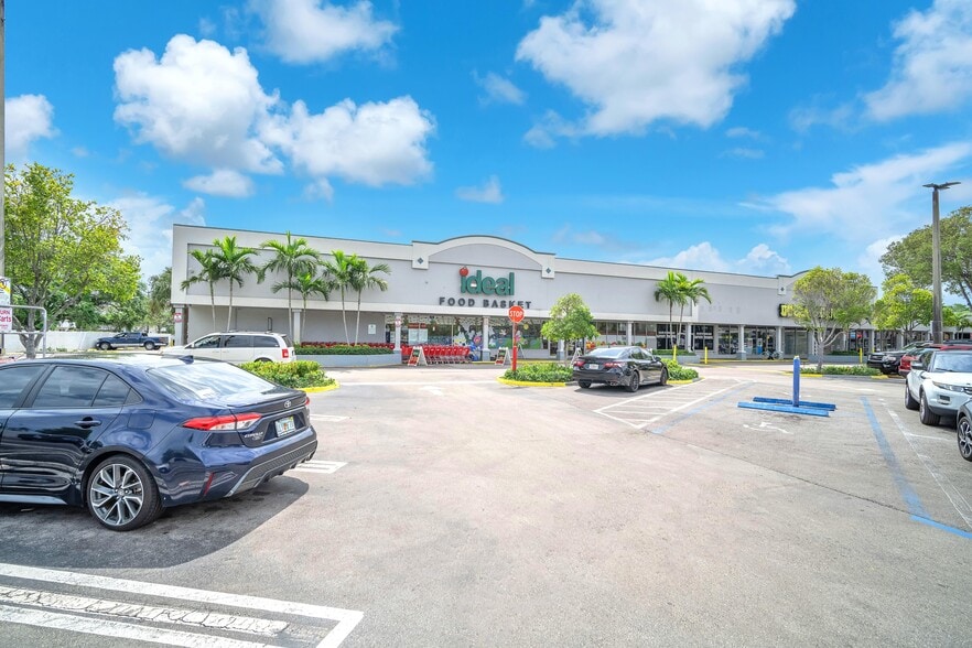 904-1048 E Sample Rd, Pompano Beach, FL for lease - Building Photo - Image 3 of 21