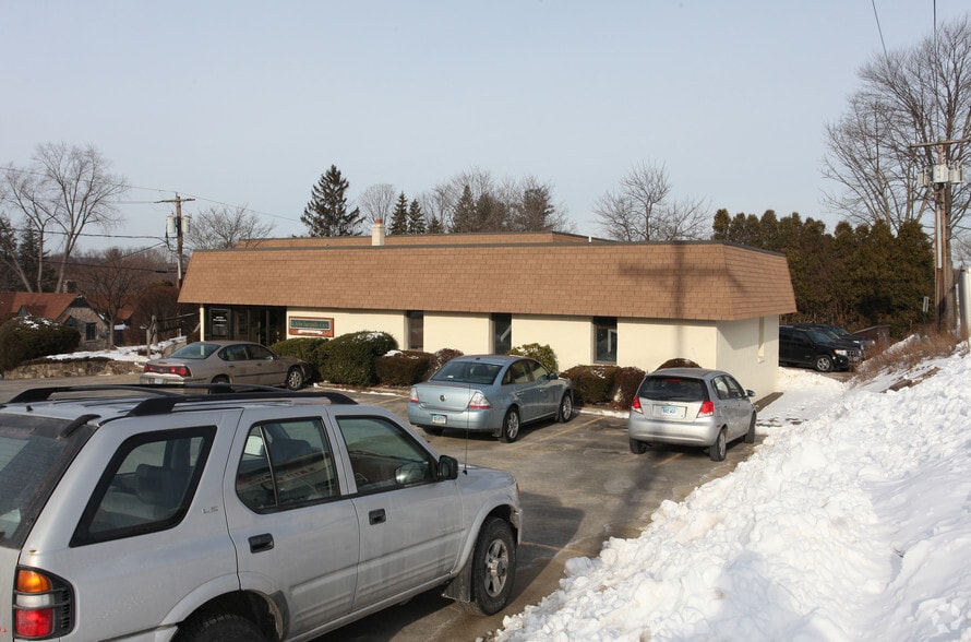 895 E Main St, Torrington, CT for sale - Building Photo - Image 2 of 2