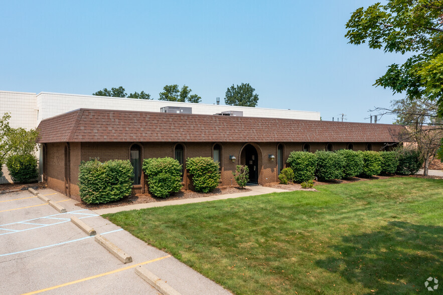 5815 E Executive Dr, Westland, MI for sale - Primary Photo - Image 1 of 7