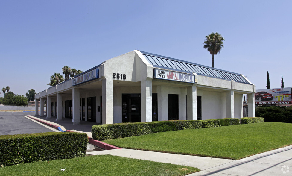 2618 Foothill Blvd, San Bernardino, CA for lease - Primary Photo - Image 1 of 3