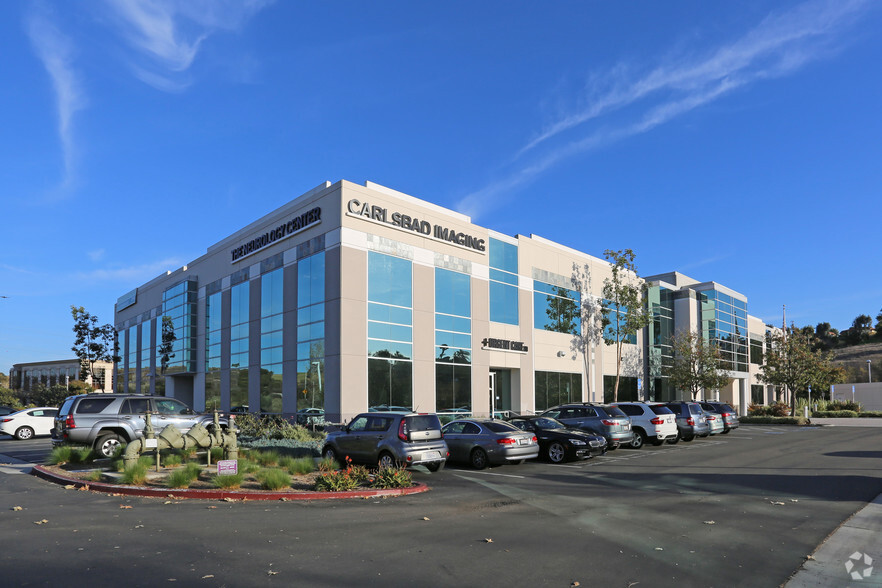 6010 Hidden Valley Rd, Carlsbad, CA for lease - Primary Photo - Image 1 of 15